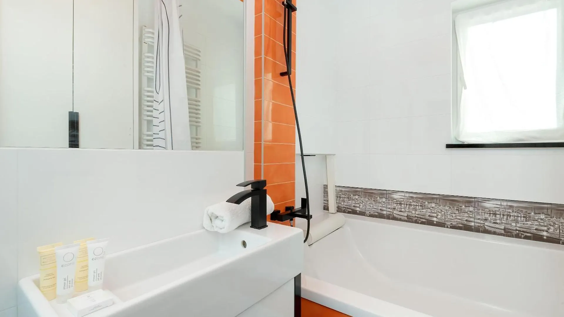 Wyjatkowy Apartament Z Parkingiem & Balkonem W Gdansku By Rent Like Home 0*, Gdansk Poland